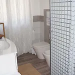 Ana Maria Villa *